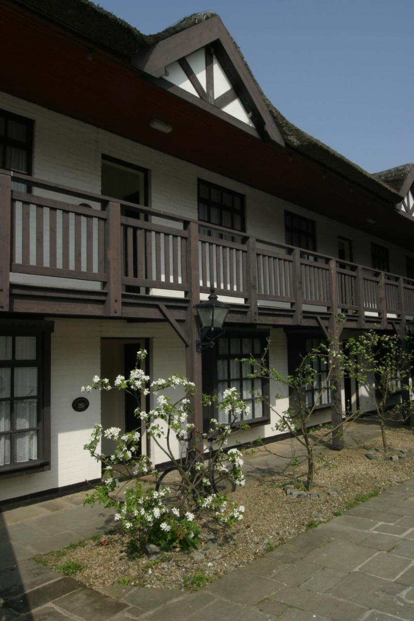 Guy'S Thatched Hamlet 巴顿 外观 照片